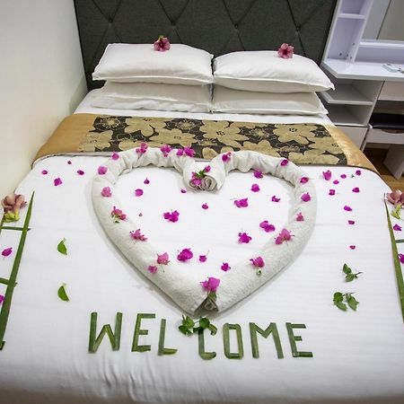 Ihaven Thulusdhoo Hotel Exterior photo